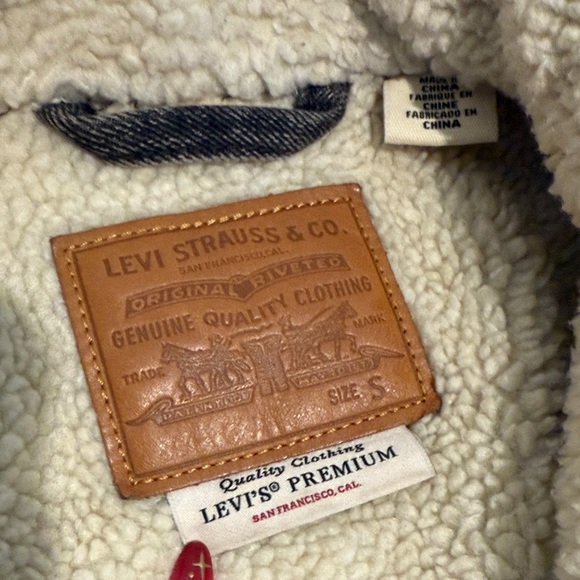Levi's Cream Sherpa Lined Jacket - Picture 2 of 4